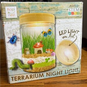 Terrarium Night Light with LED Lid - Green and Tan